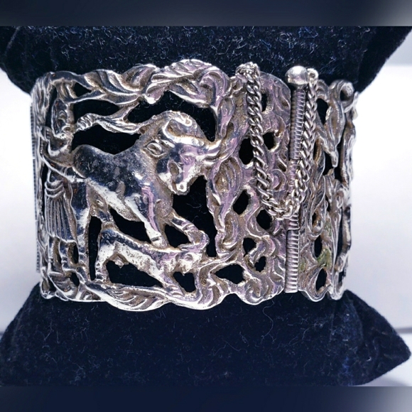 Antique Sterling Silver Ornate  Indian Storytelling Panel Bangle Bracelet 2.5" - Picture 2 of 7